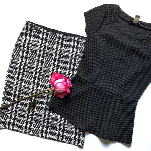 Ann Taylor Dresses & Skirts - Ann Taylor stretchy pencil skirt; size 00P Ann Taylor Dresses & Skirts - Ann Taylor stretchy pencil skirt; size 00P